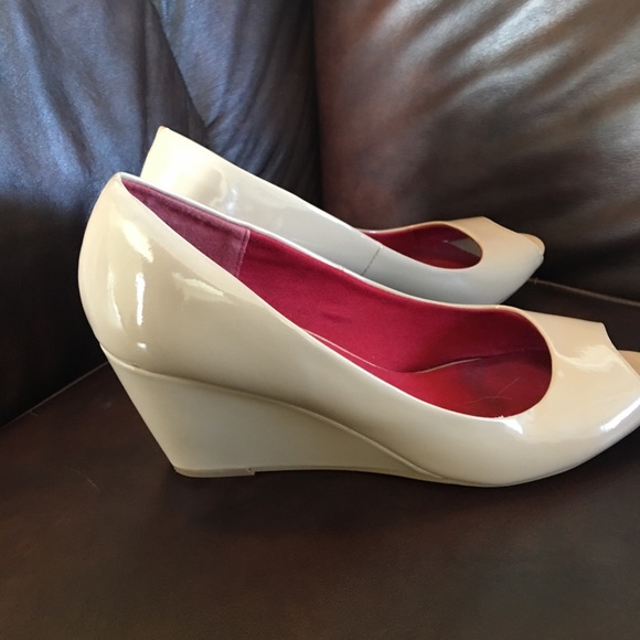 Nude Wedges - Picture 4 of 5